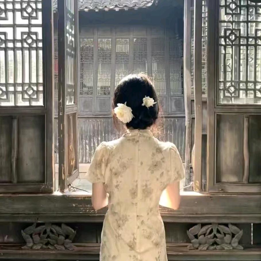 新中式羽绒雅裳阁