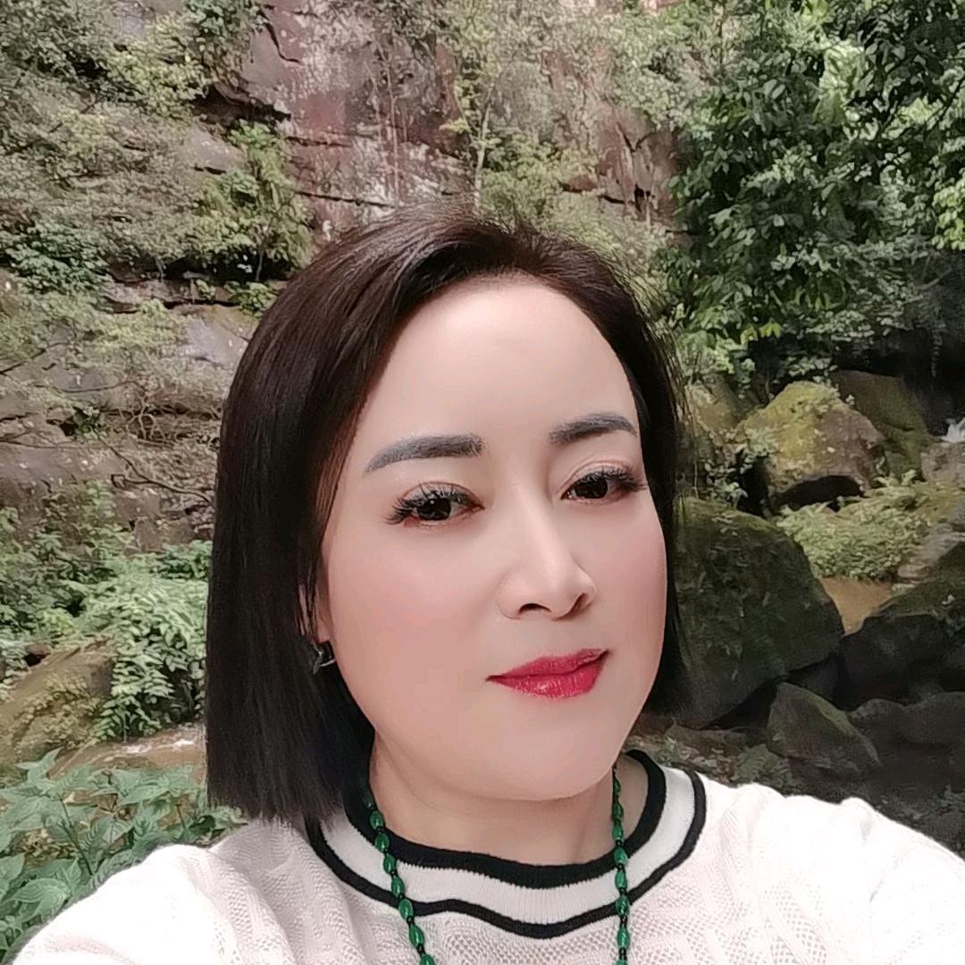 伊人妆美甲美睫