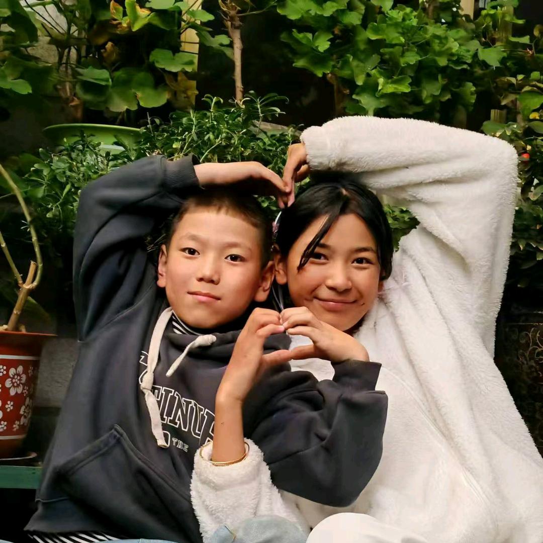 @X Z J: এ᭄浅笑不语꧔ꦿ᭄[玫瑰