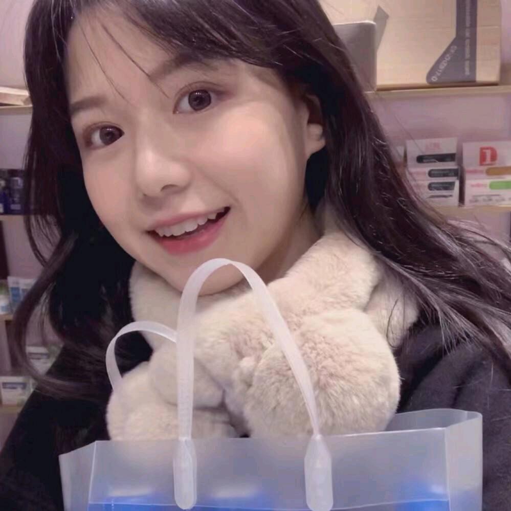 爱笑的女孩