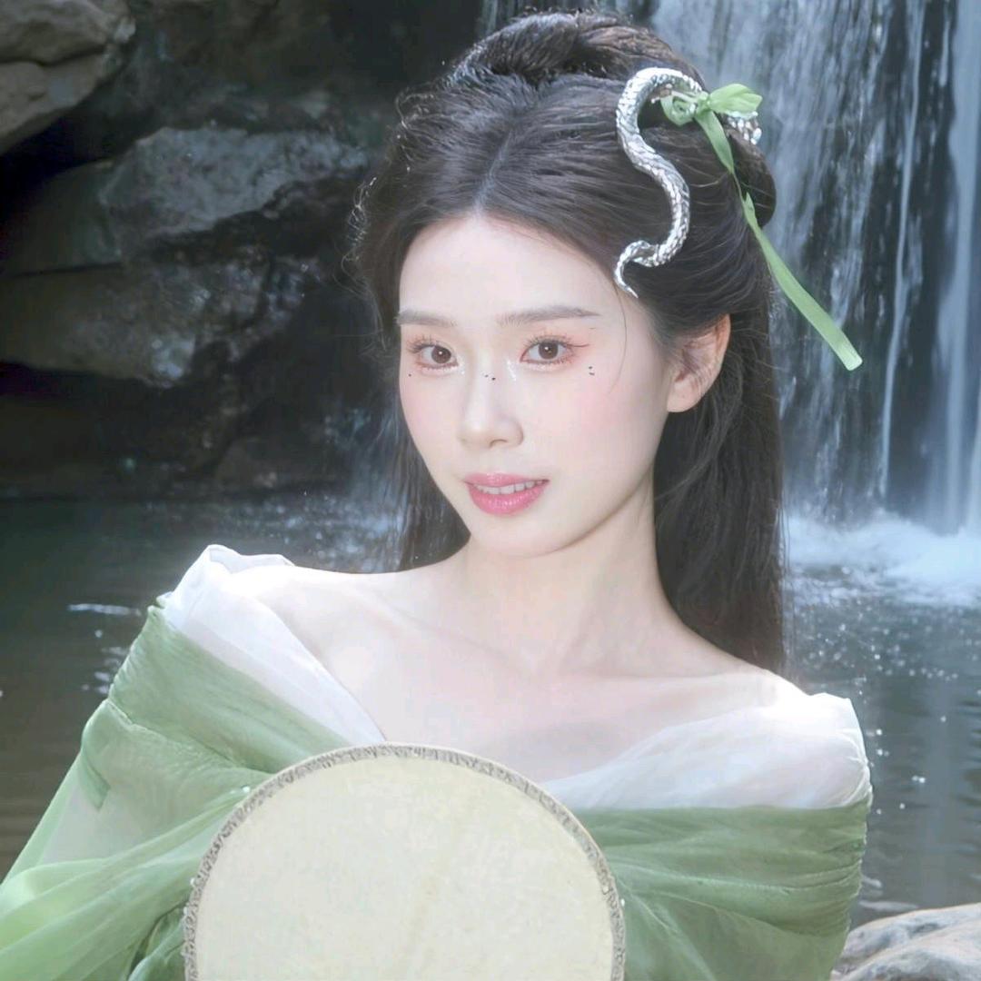 吃不胖的秃头少女🌻