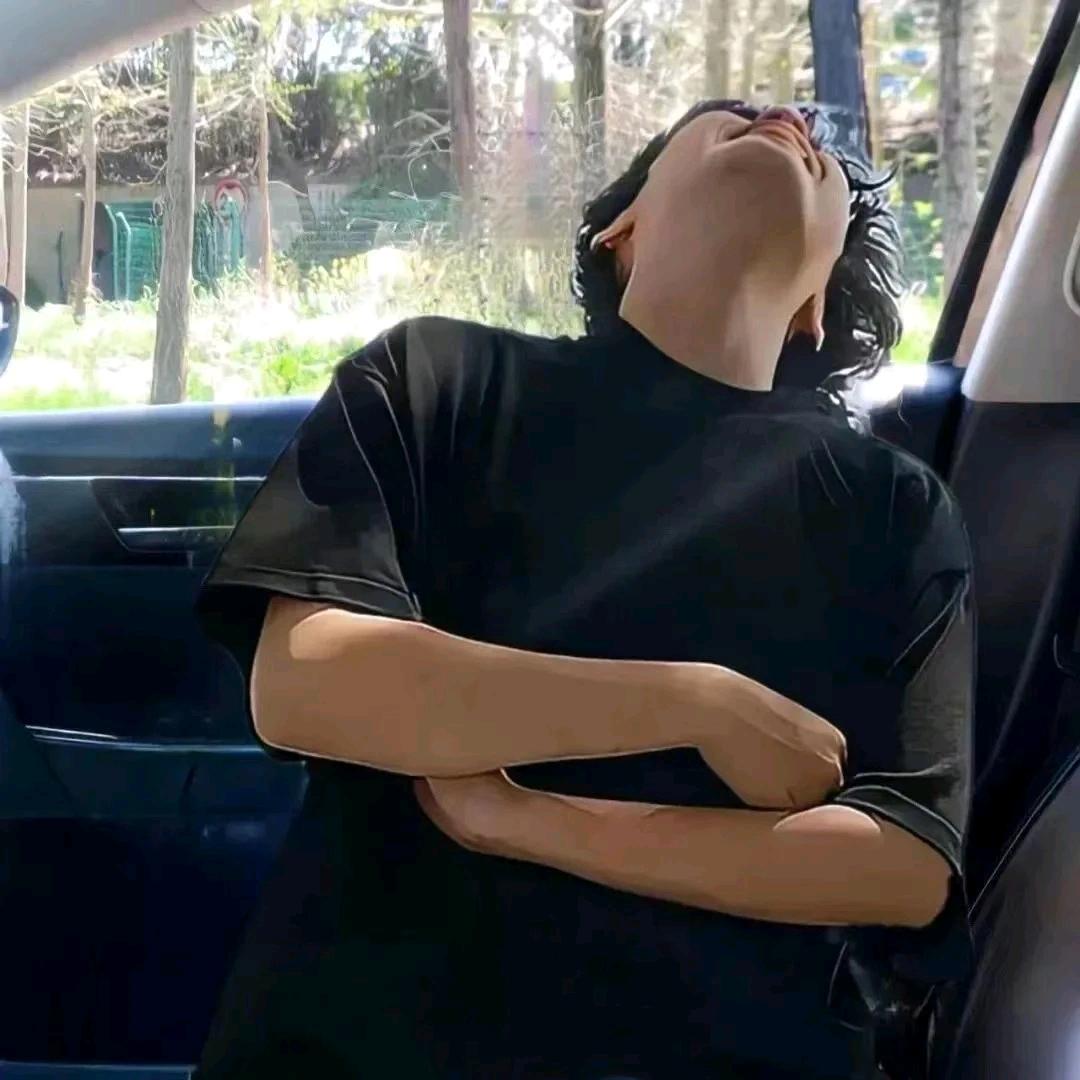 千逐.
