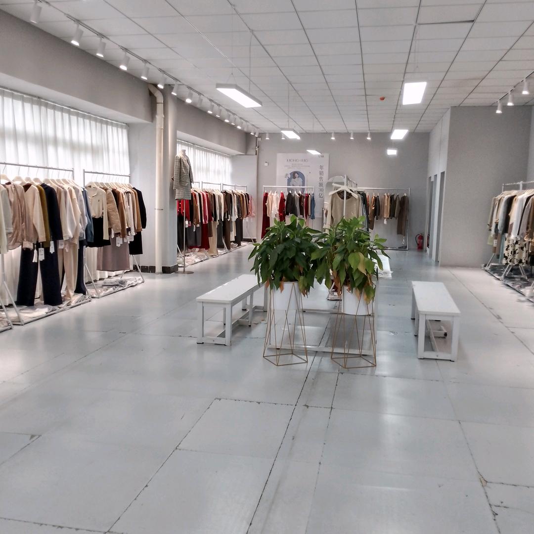 武汉品牌女装仓储批发店