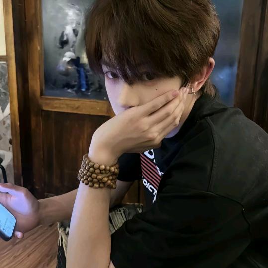 /别问我是谁💞