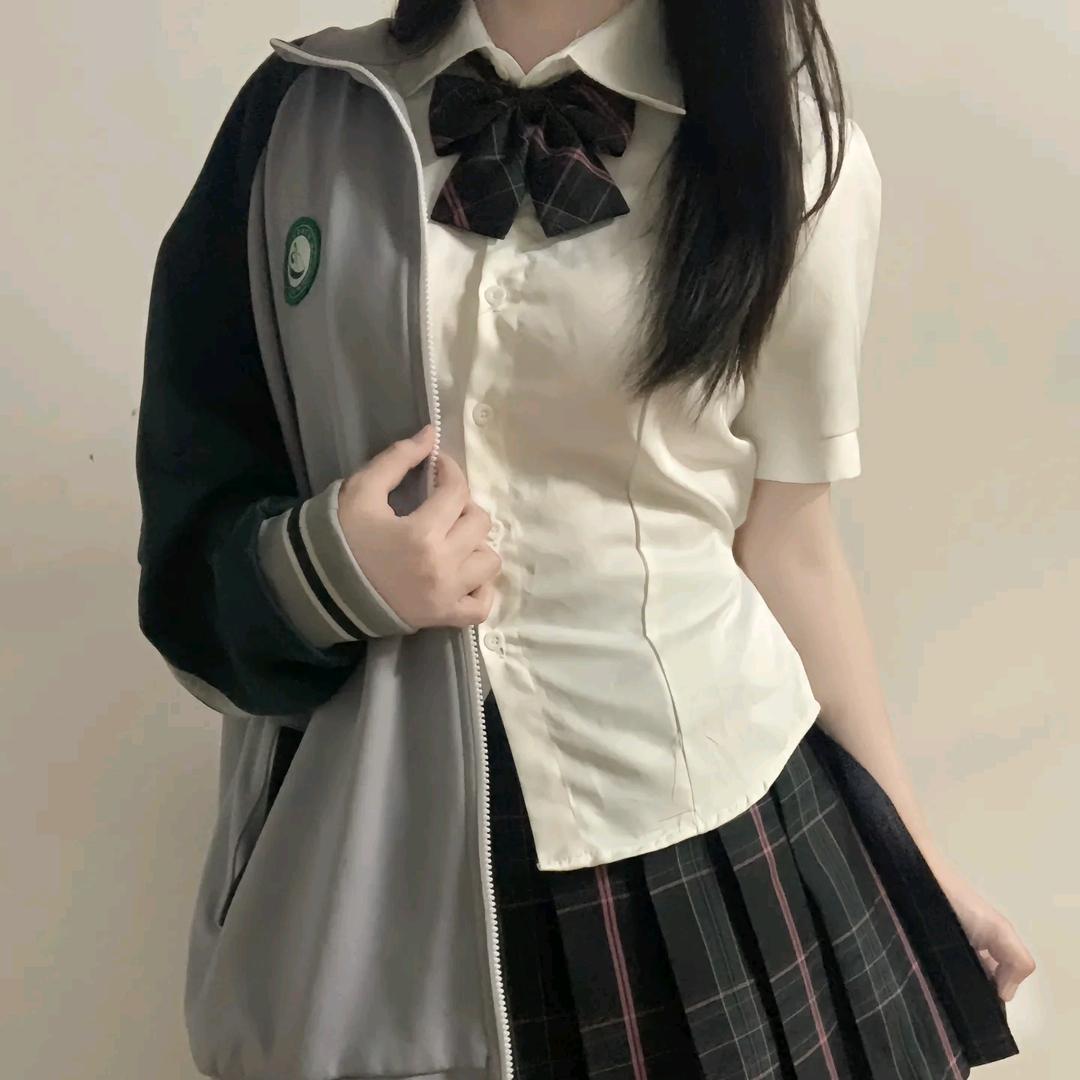 三兄弟潮玩小屋