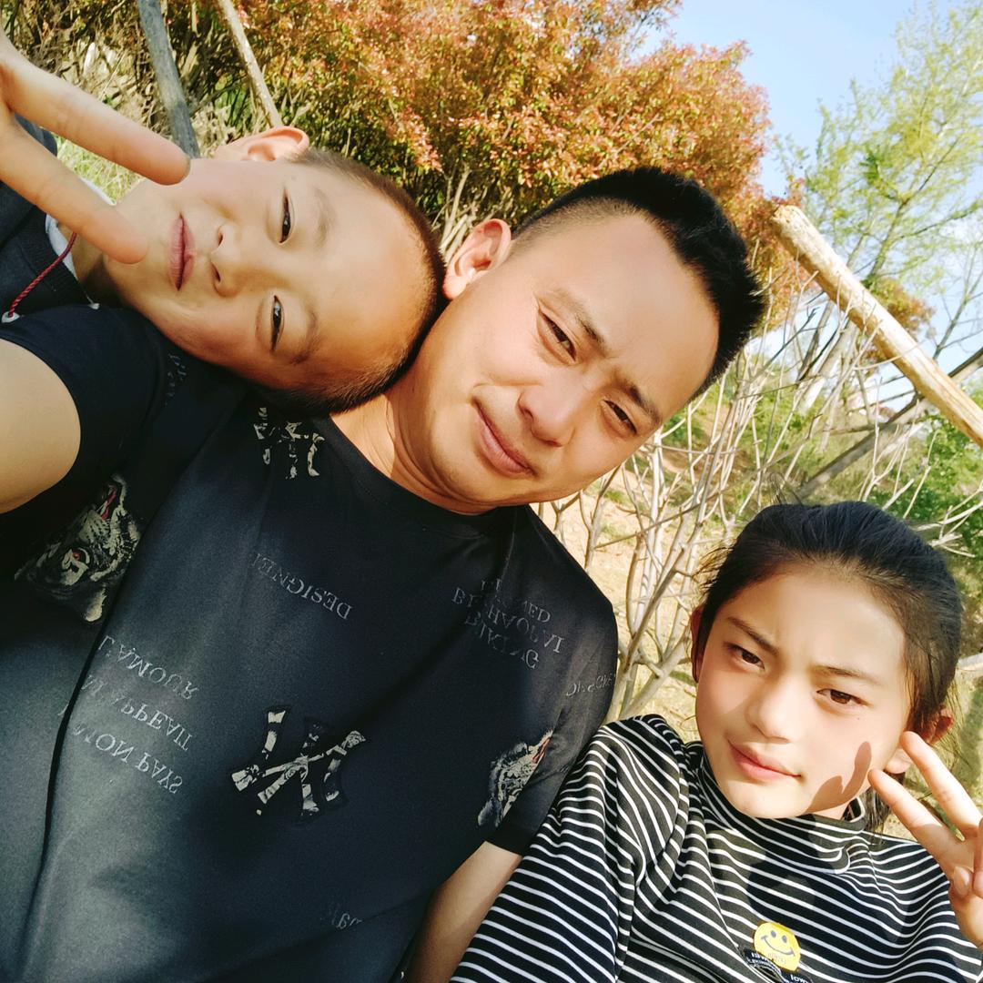 @农村阿龙^O^@单亲爸爸@^O^