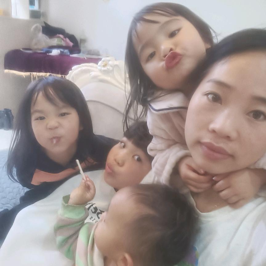 飞飞（四宝辣妈成长记）