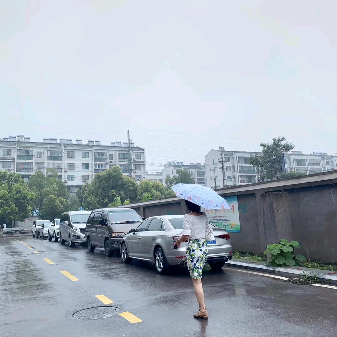 朱朱（挑战爬楼一个月掉10斤）