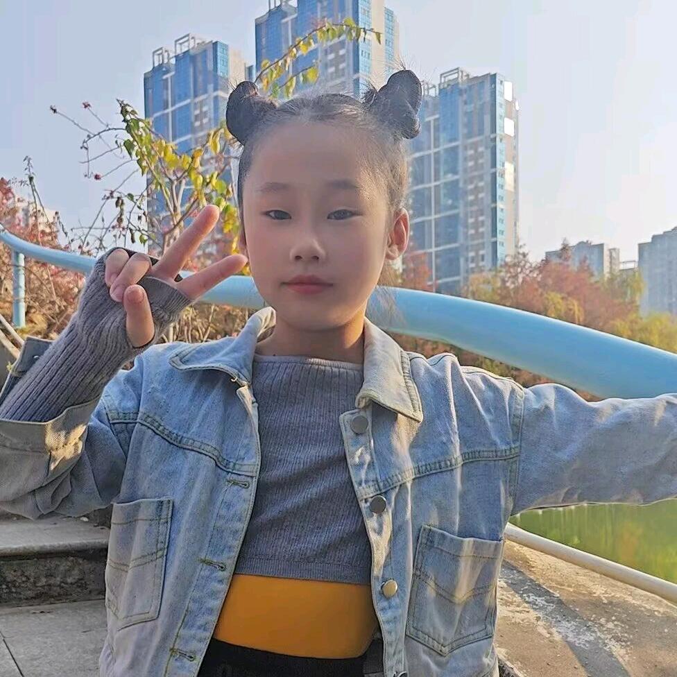 雯雯_覃