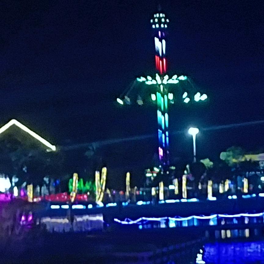 锬