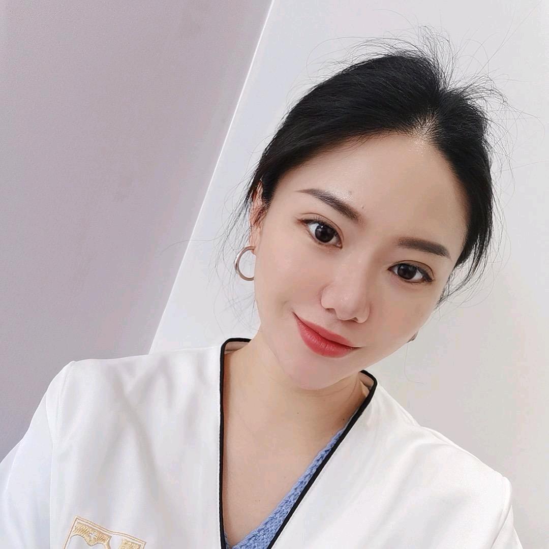 肌秘皮肤管理小颖