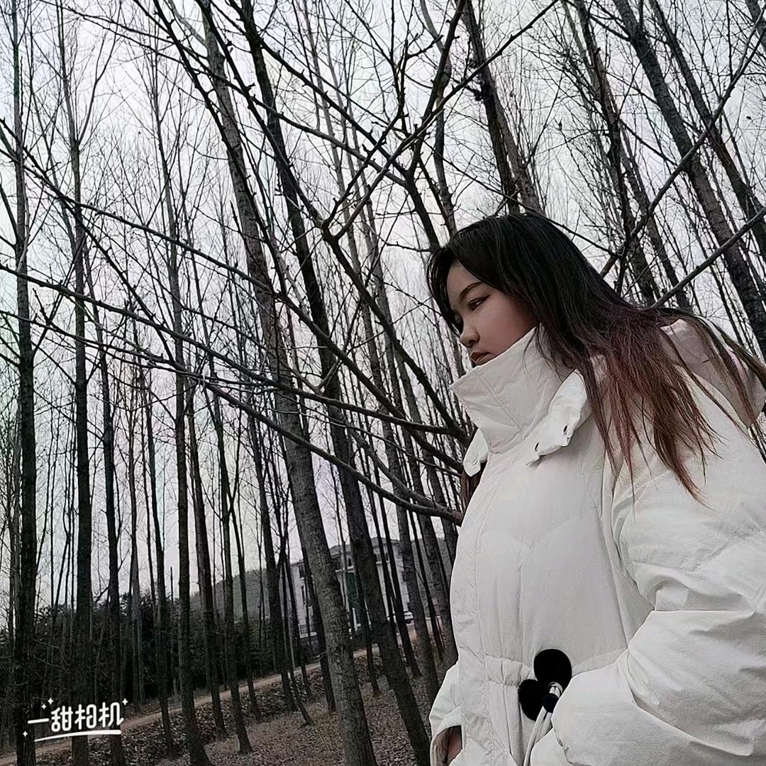 小琳爱嗑瓜子