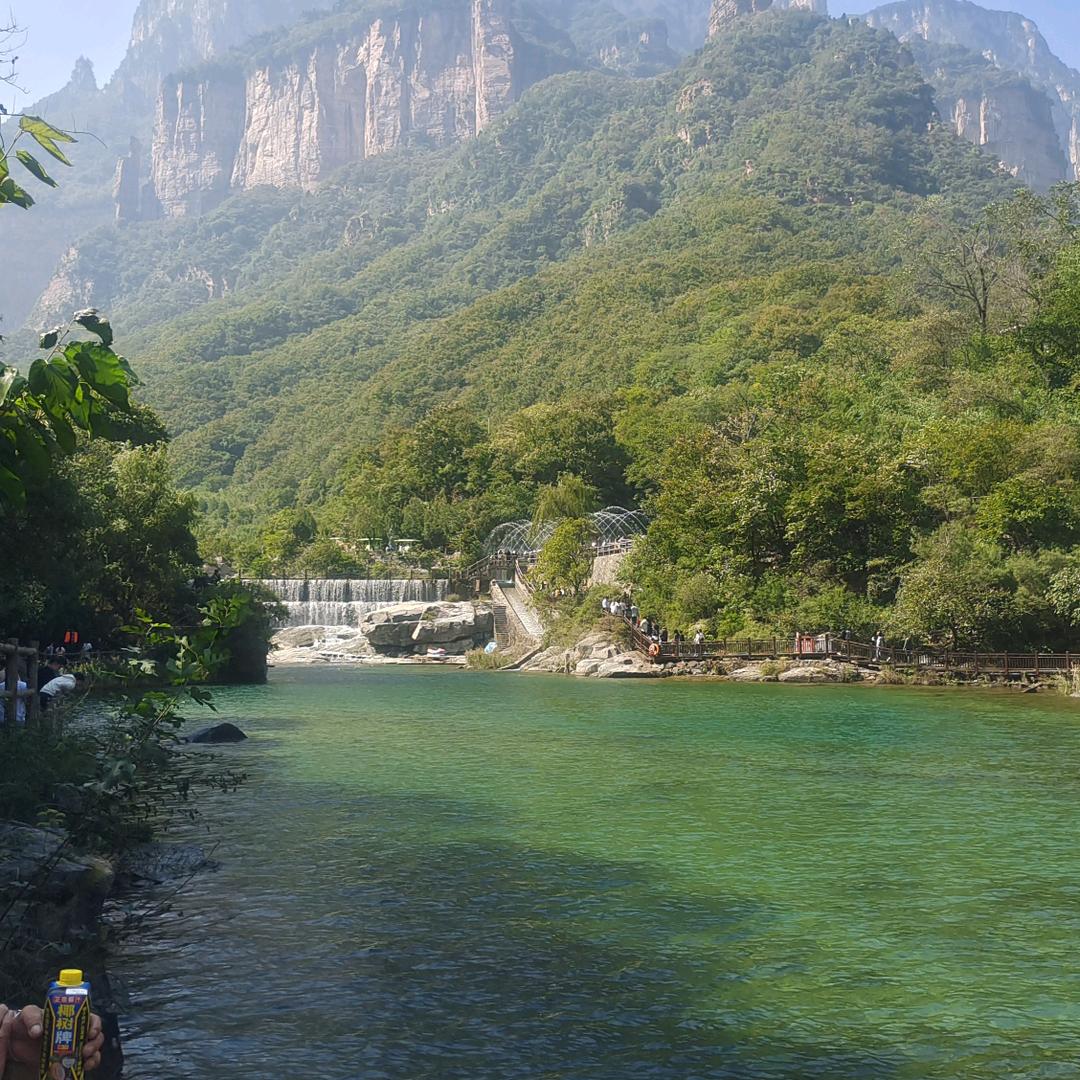 开心。非常幸福