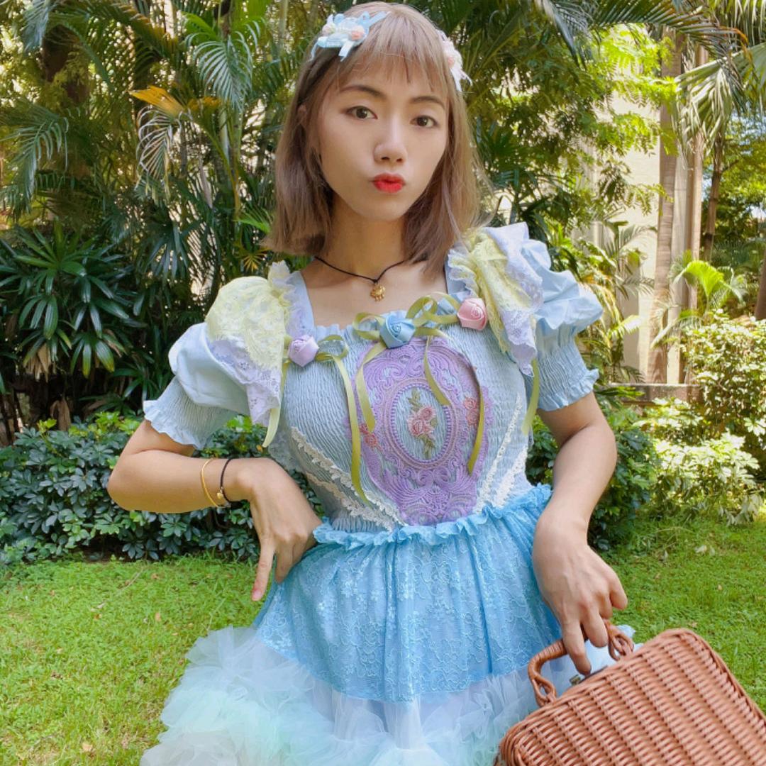 淑女原创手作裙（每天早7点晚9点开播）