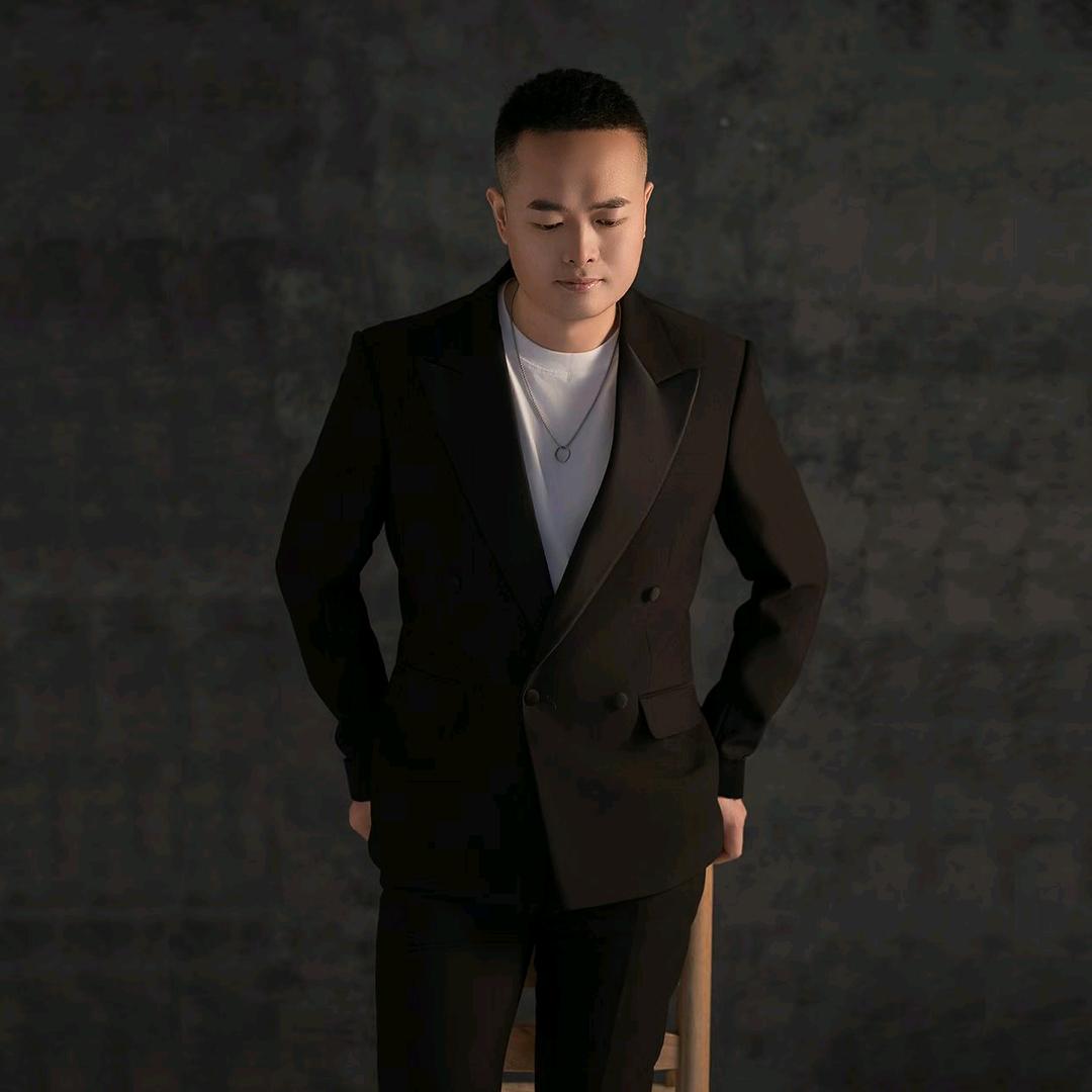 阿亮倾听