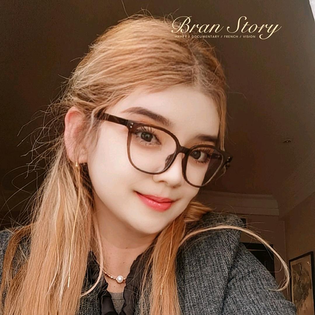 ，