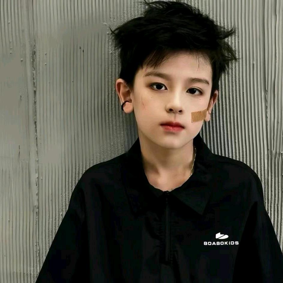 懿～(￣▽￣～)~