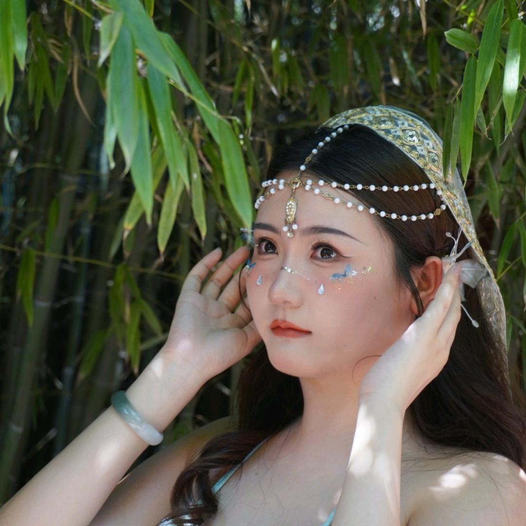 芳芷（汉服妆娘兼模特～）