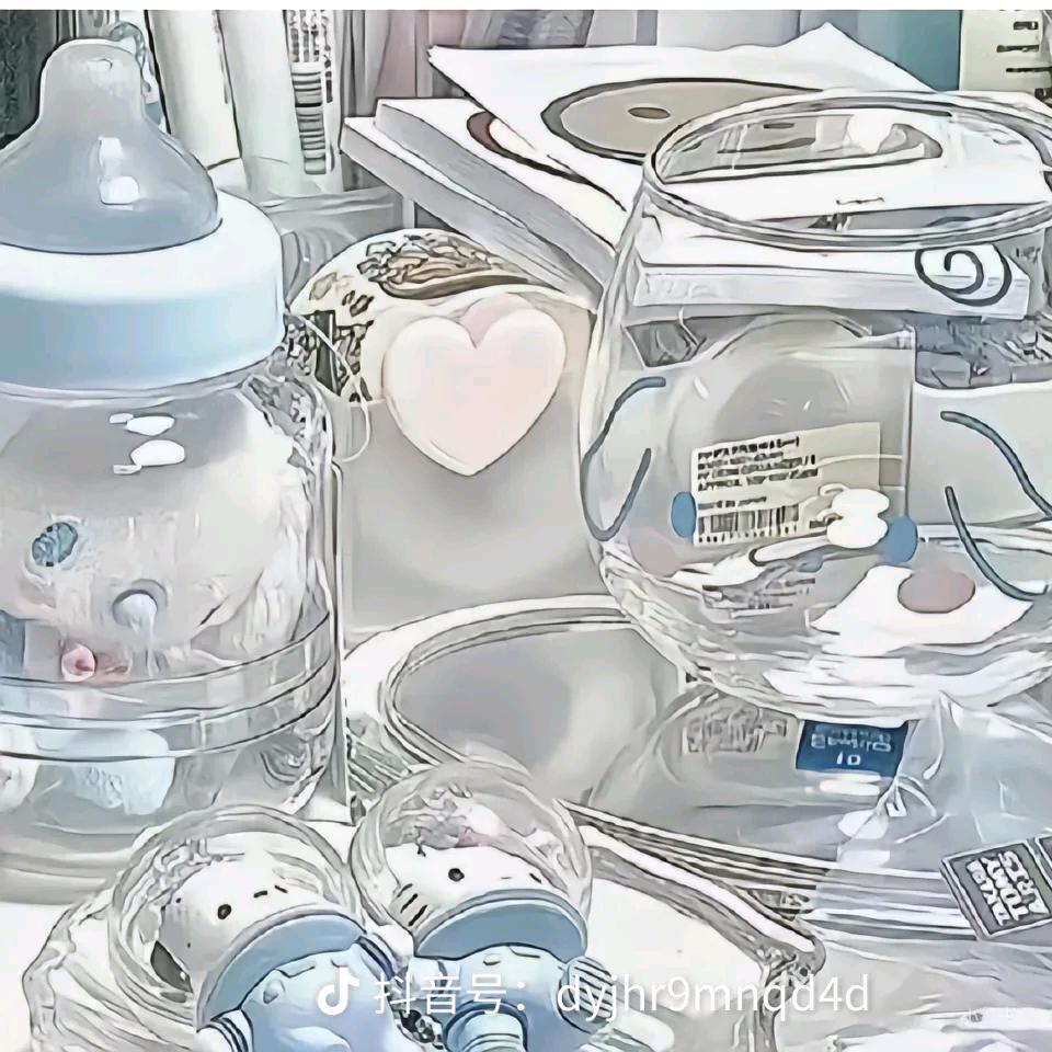 露露呀。໒꒰ྀི ´ ꒳ ` ྀི꒱১