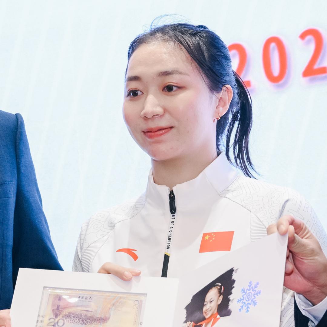 杨伊琳