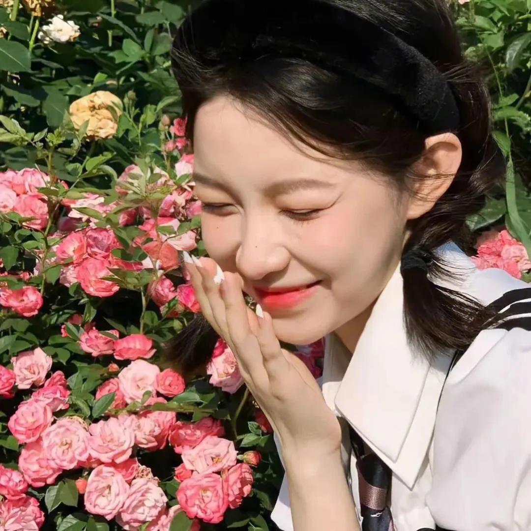 娜娜岩选乔伊百货