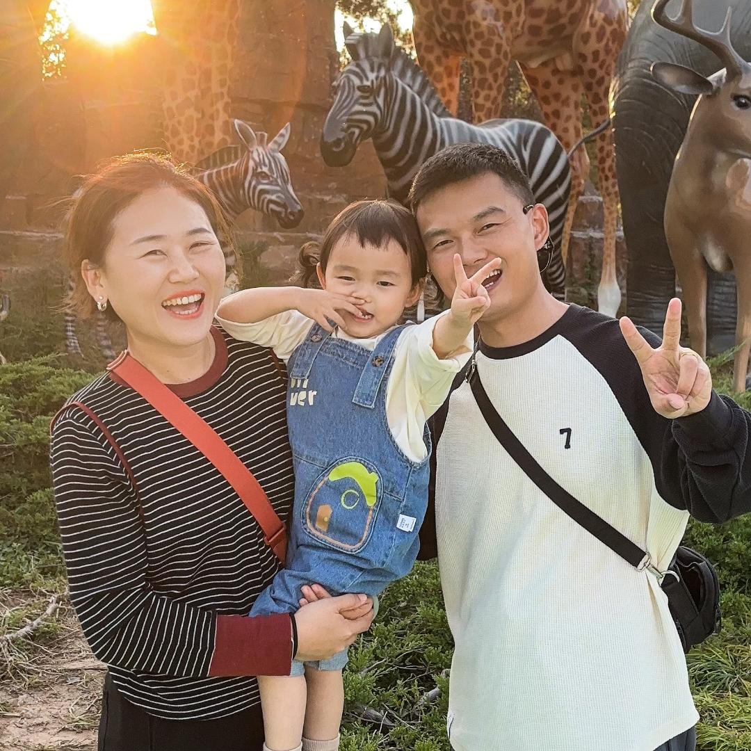 佰利夫妇👨🏻👧🏻👩🏻
