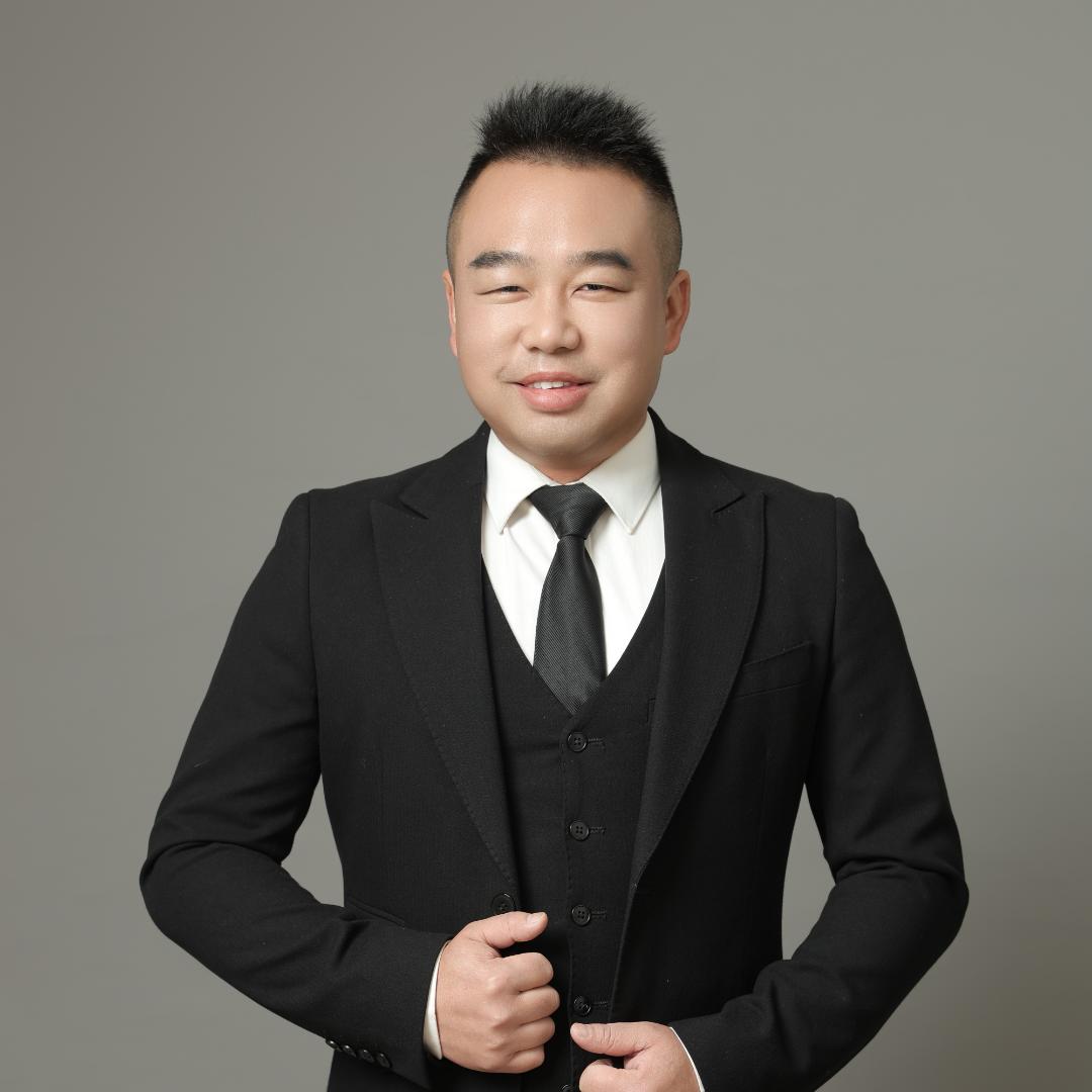 宏楚门窗张雷