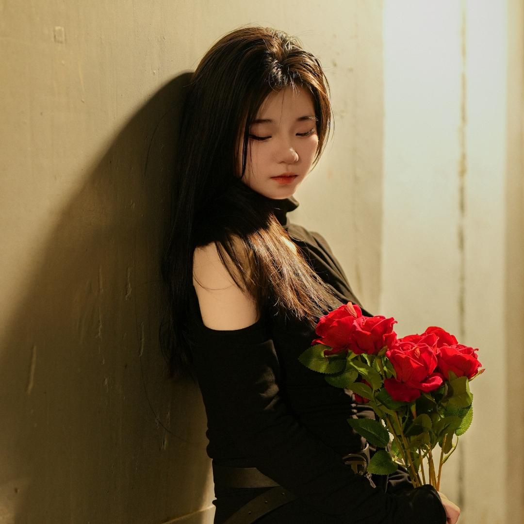 小婷很爱演