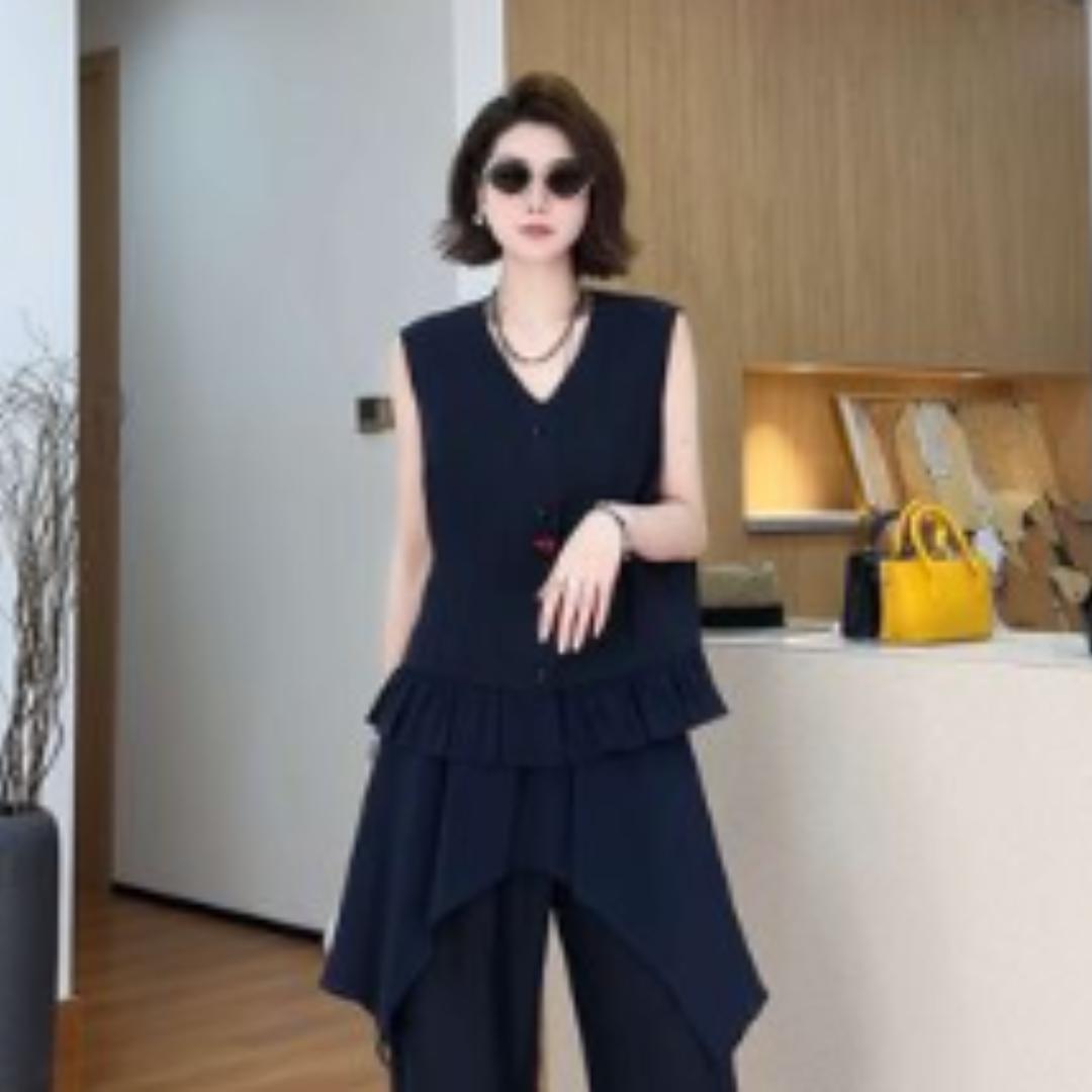 月月不吃鱼潮流穿搭研究所