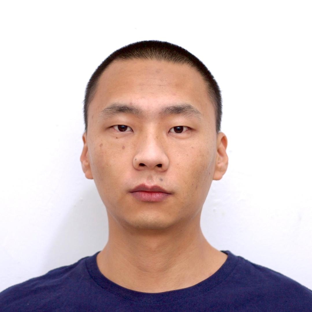 那个拿摄影机的人