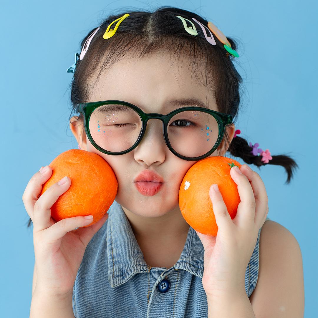 小饼干爱吃水果