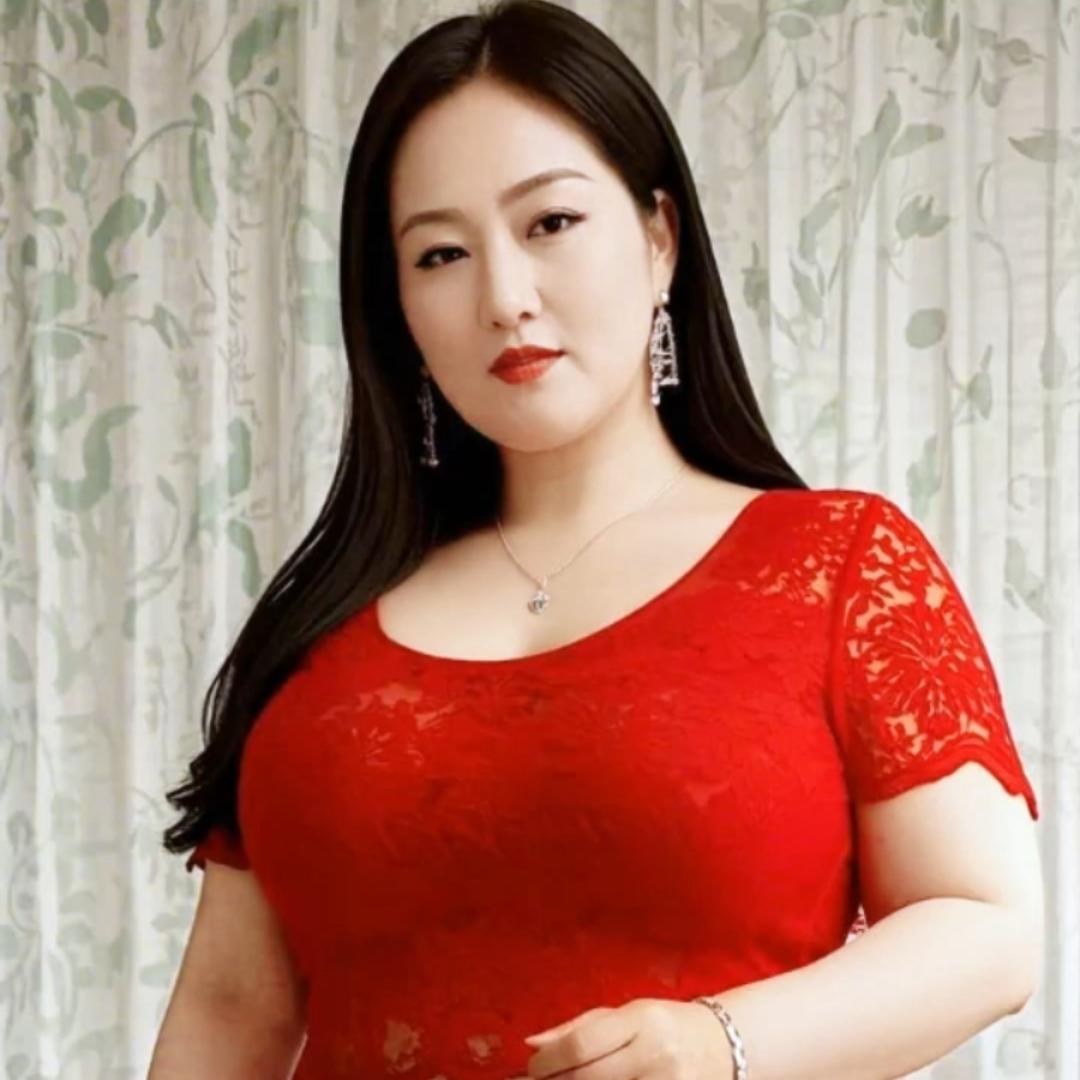 肉肉酱爱跳舞