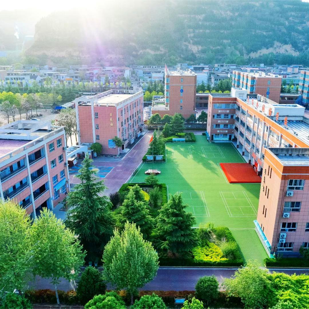 灵宝外国语学校