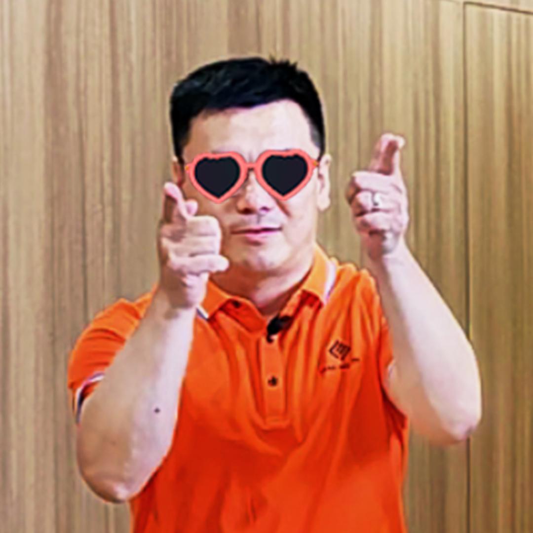 伺服亮哥