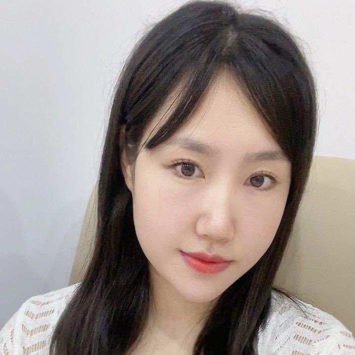 巴马做美甲的炫甲阁