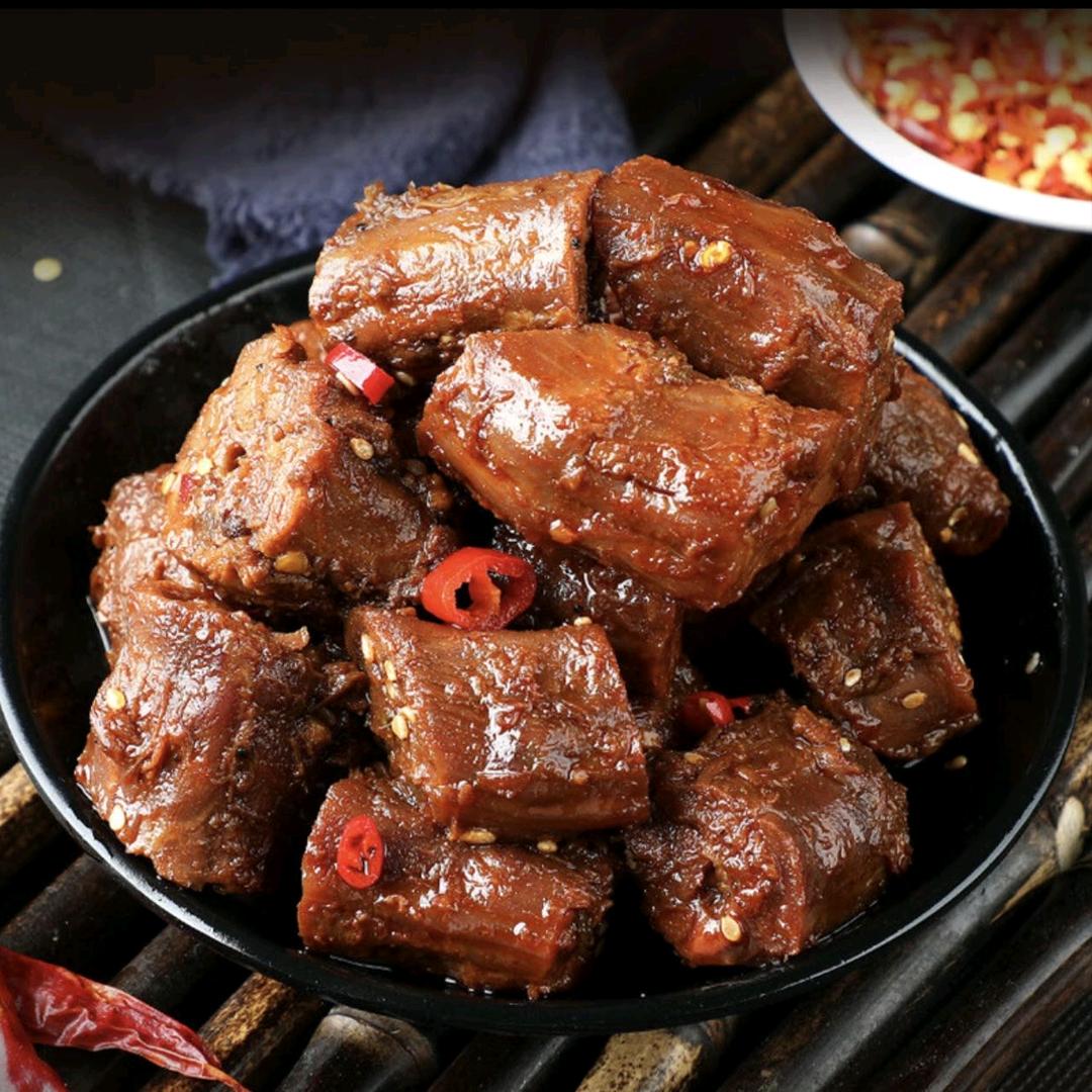 黑鸭卤肉