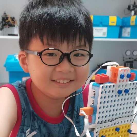 目合美镜-嘉宏星光天地店