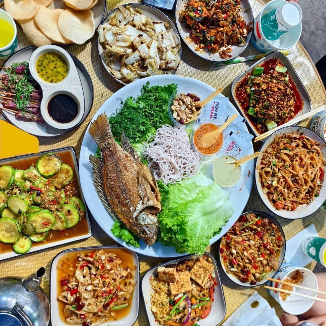 普洱品洱菜包鱼烧烤·百香果生牛肉