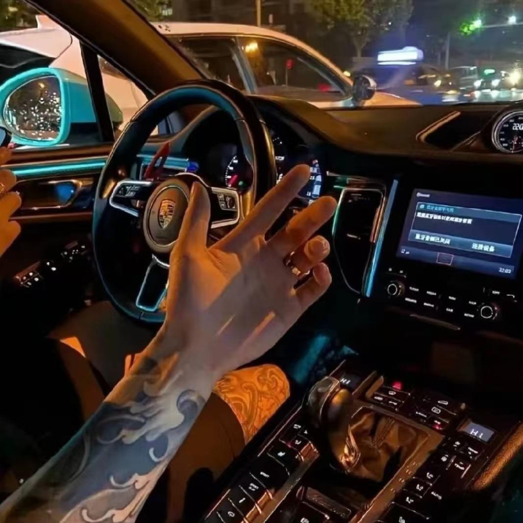 萧听耶比8官方号