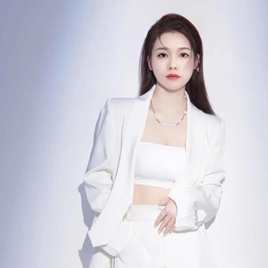 眉山匠美专业眉眼唇邹霞