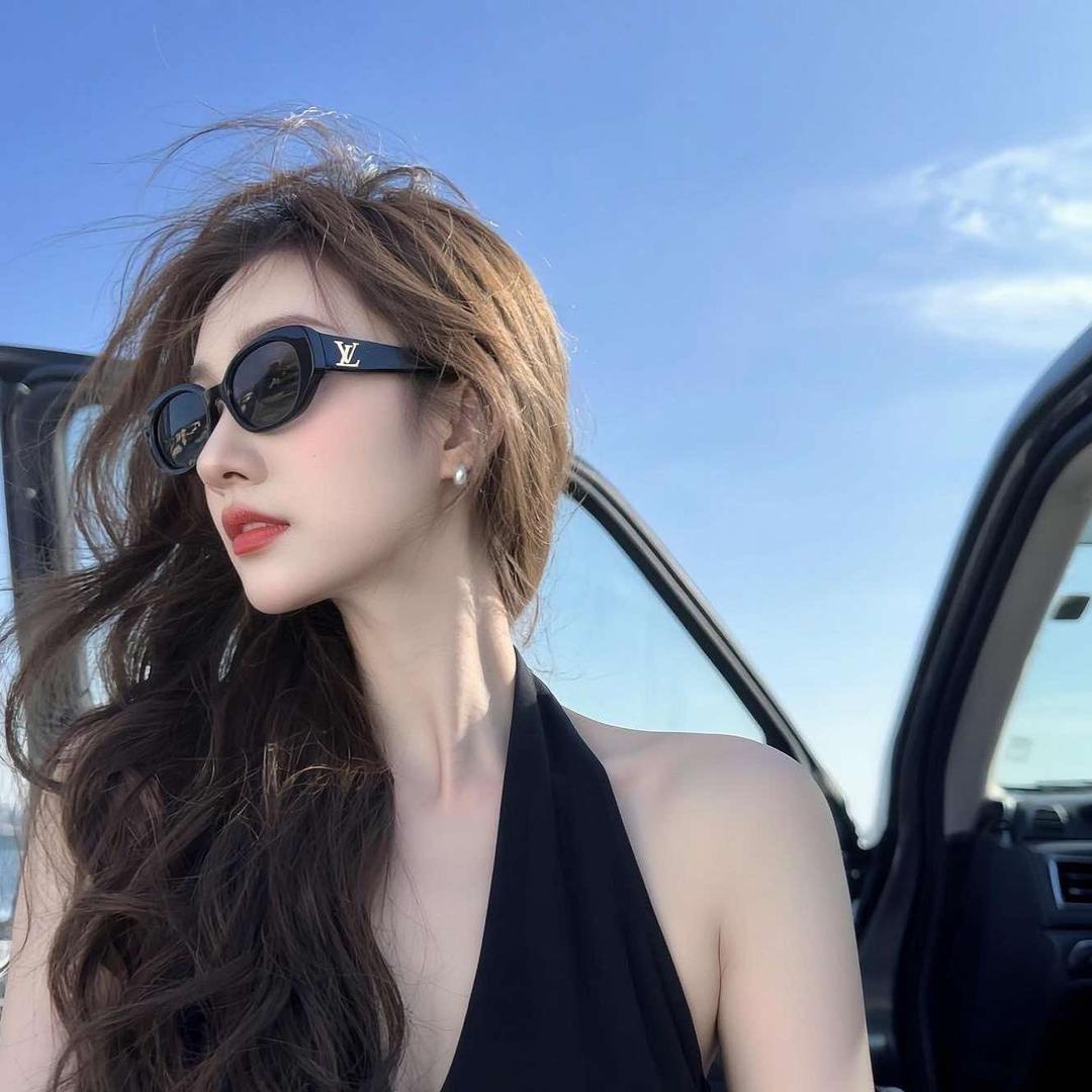 立仓小姿美妆-刘云