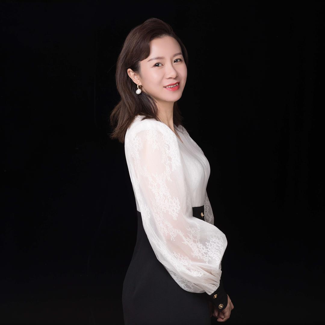 尚娴 雪莲山餐饮老板娘