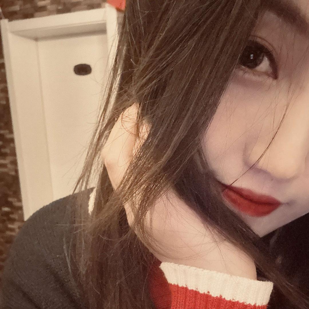 深浅不一的印记……
