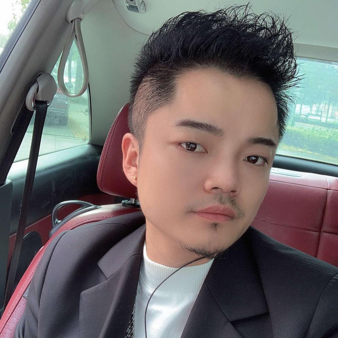 桐乡发型设计 李成专注18-78岁女性