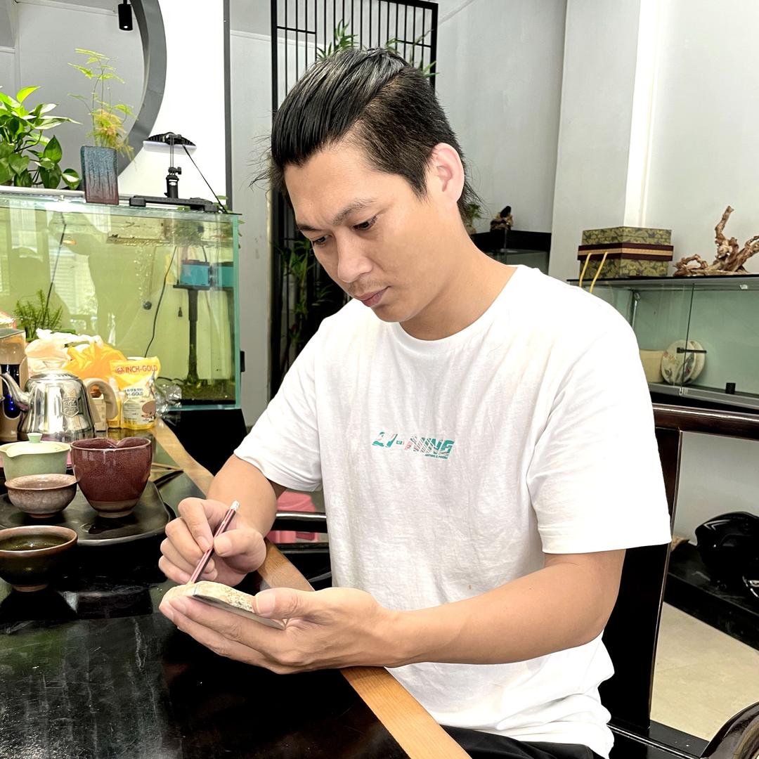 深夜厂草翡翠工厂