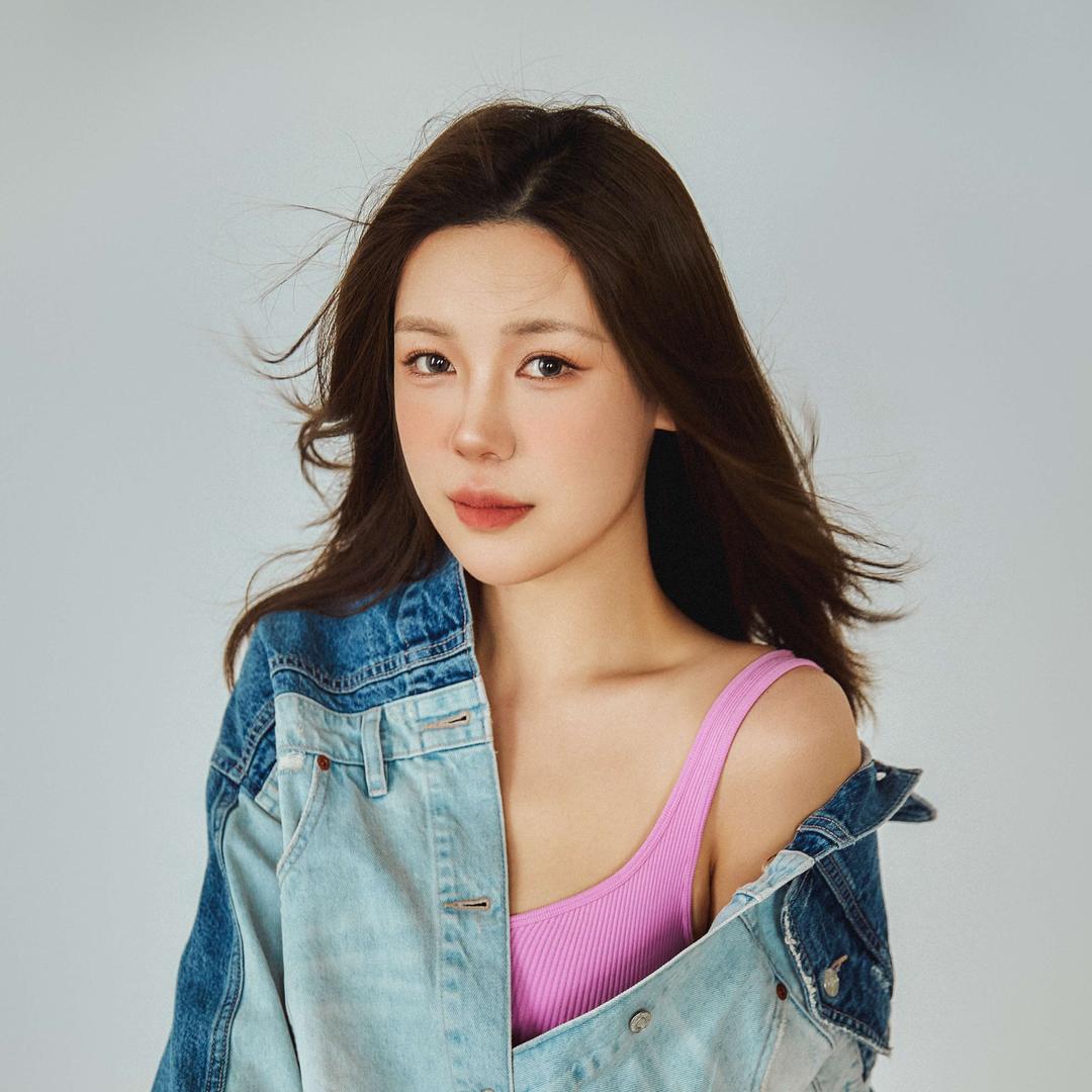 esee英训服表艺考yumi