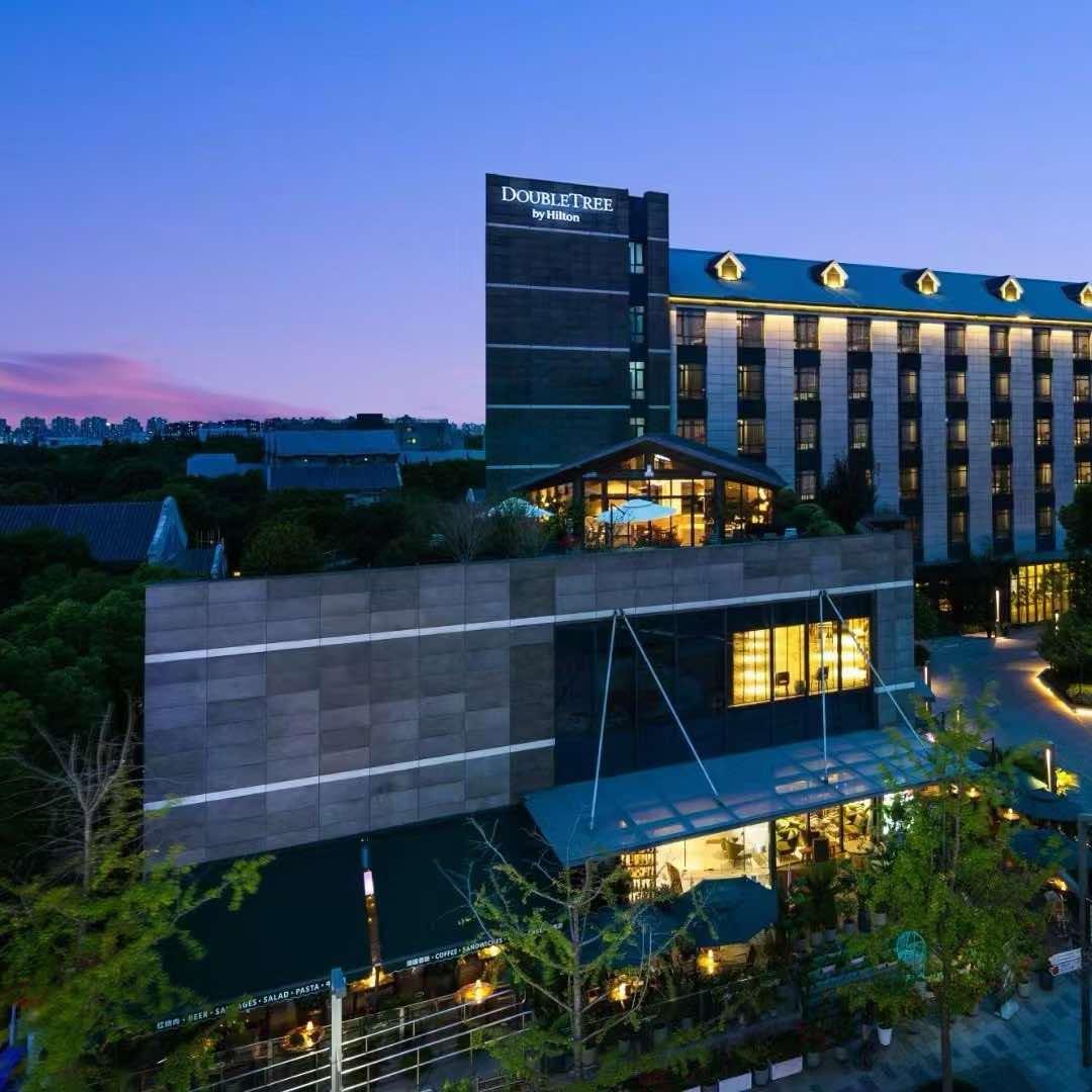 华体—希尔顿逸林酒店健身中心、Sean