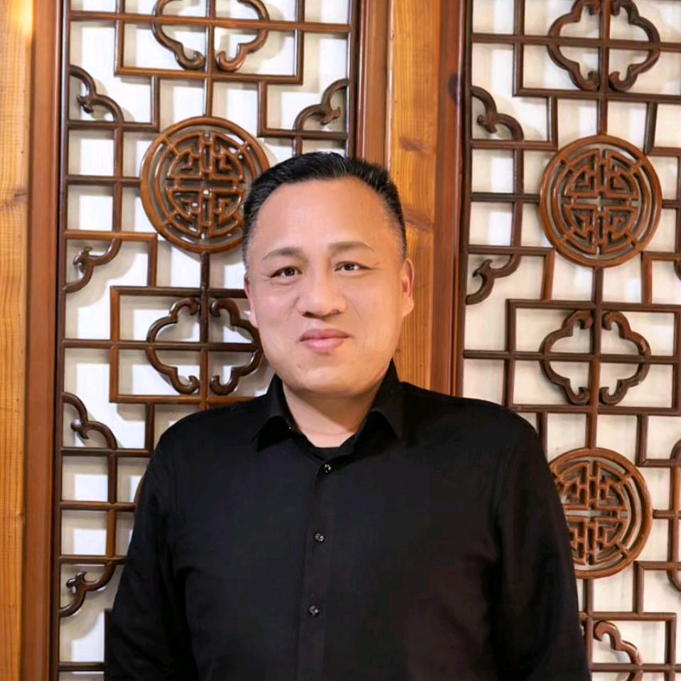 在章丘开饭店的大鼻子哥