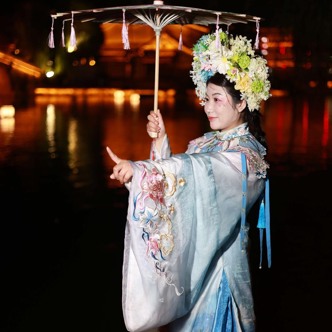 做头疗的小仙女