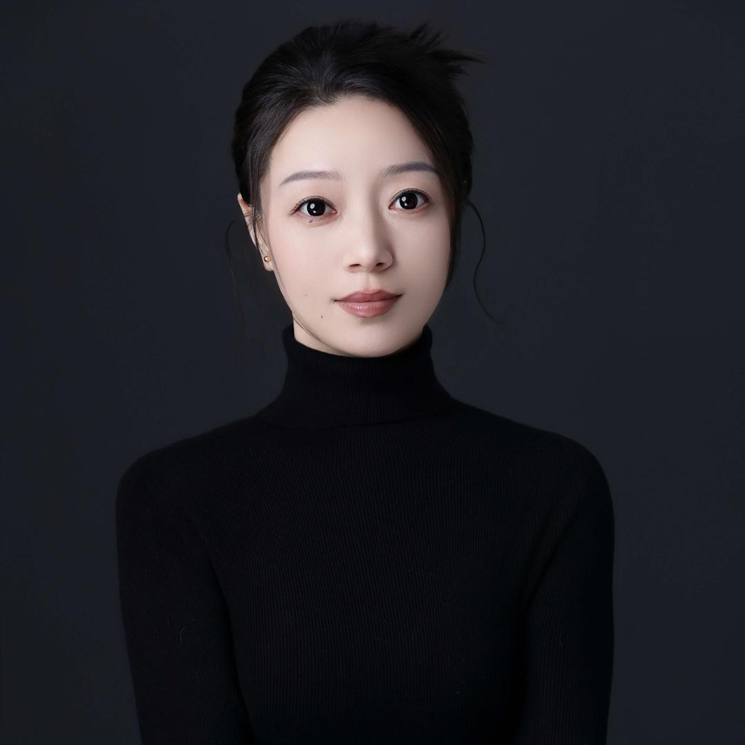 在太和教舞蹈的鲍老师